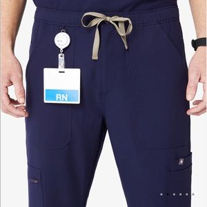 Figs Men’s Cairo Cargo Scrub Pants